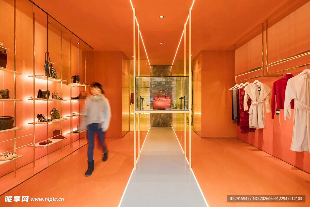 时尚橙色系服装店内景