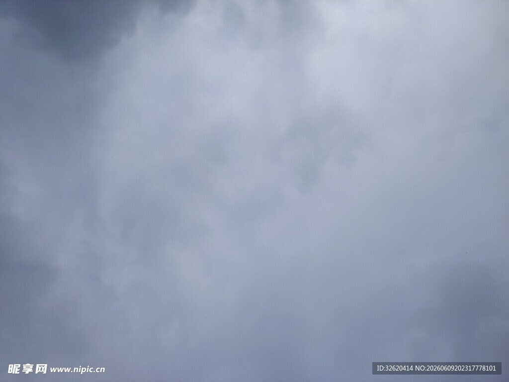 阴沉天空