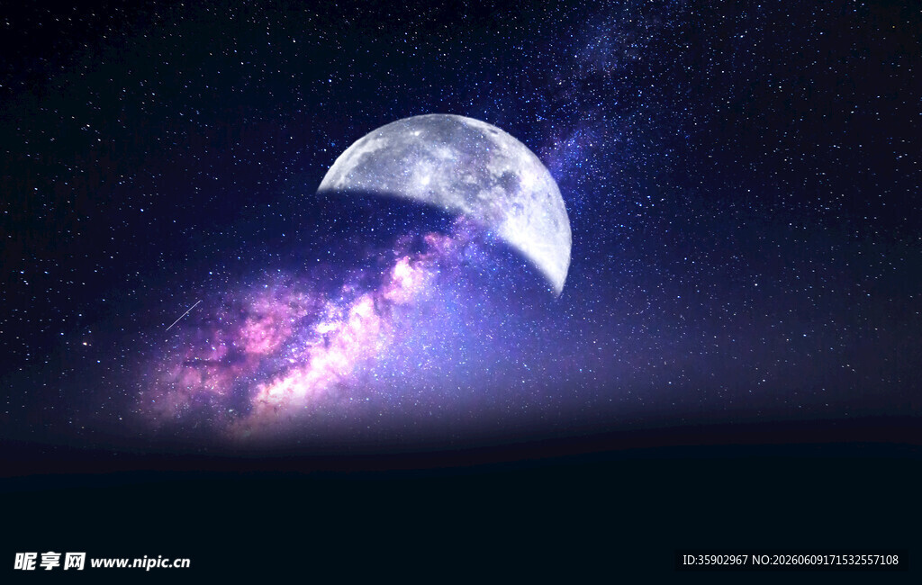 梦幻夜空下的发光月亮