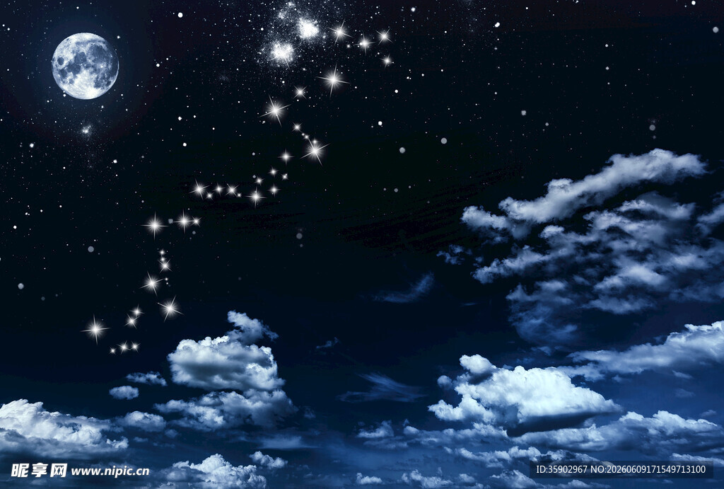 夜空繁星与云朵美景