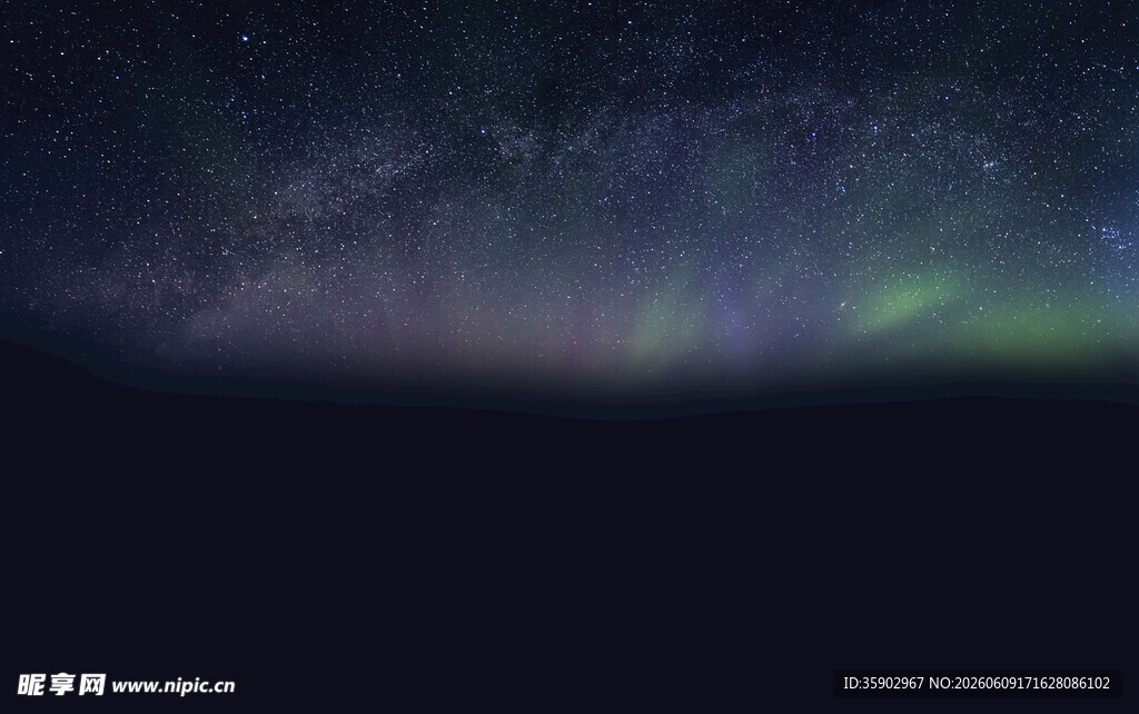 夜空中的绚丽极光美景