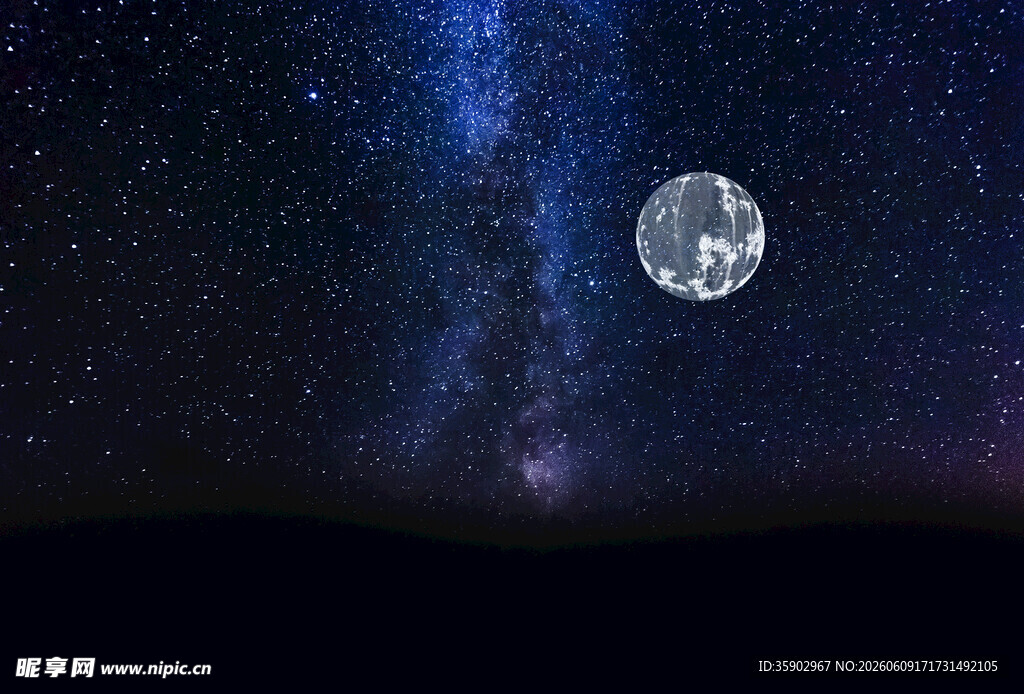 夜空下的明月与璀璨星河