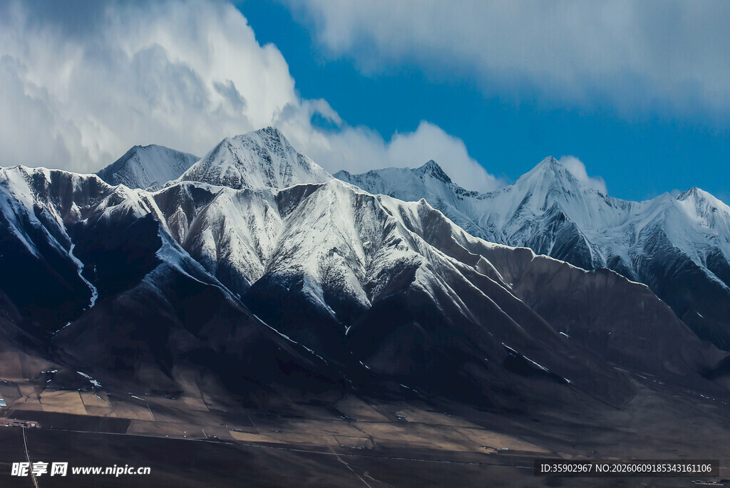 壮丽雪山美景