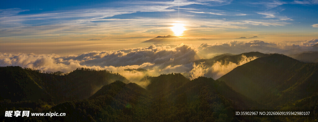 山间日出美景