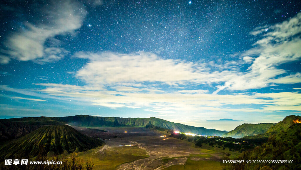 壮丽山野星空美景