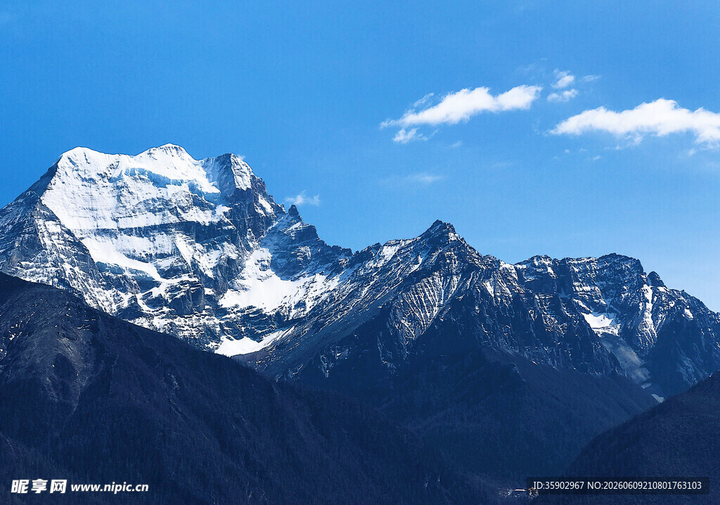 壮丽雪山美景
