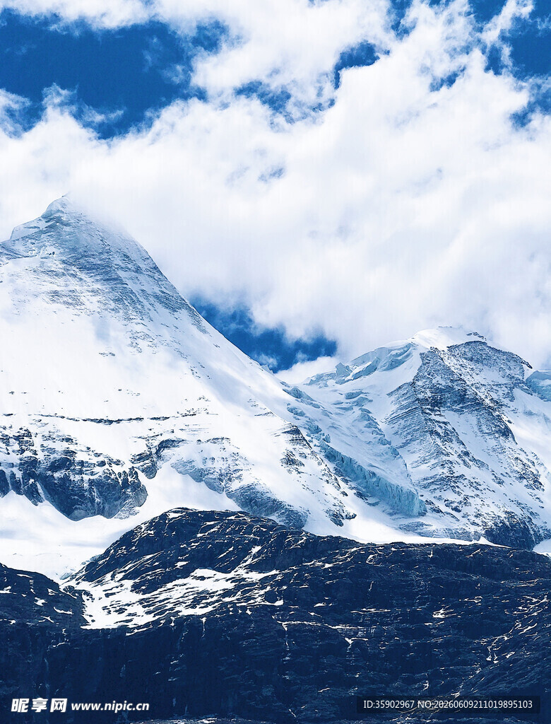 壮丽雪山美景