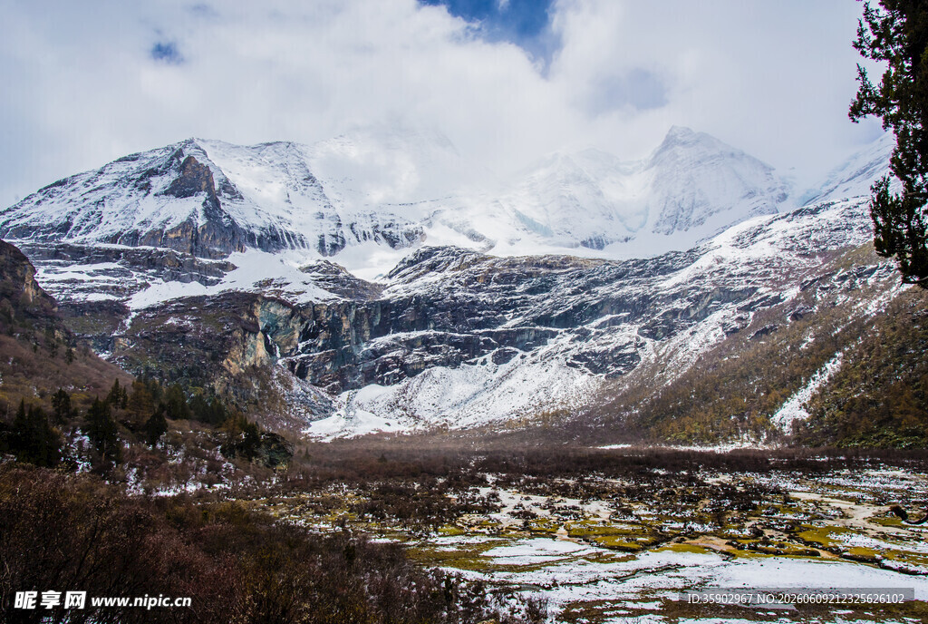 雪山壮丽风光