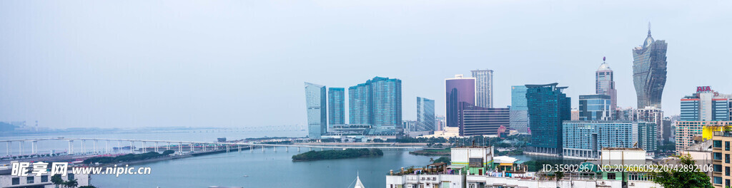 海滨城市天际线景观