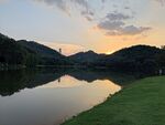 湖畔黄昏美景