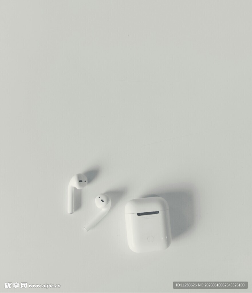 白色无线耳机
