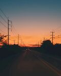 黄昏下的公路