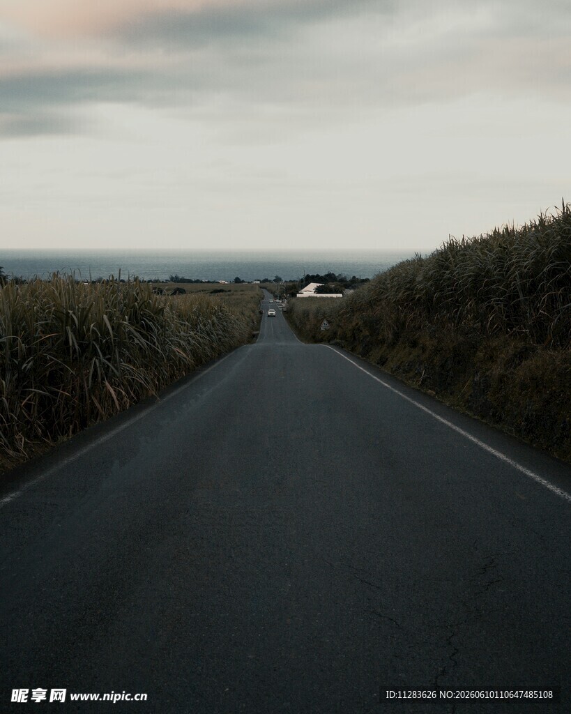 空旷公路延伸