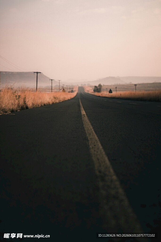 空旷公路延伸