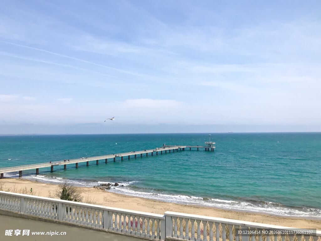 海边栈桥美景
