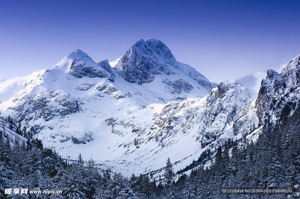 雪山壮丽风光