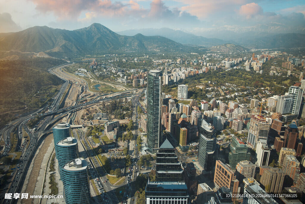城市天际线俯瞰壮丽景观