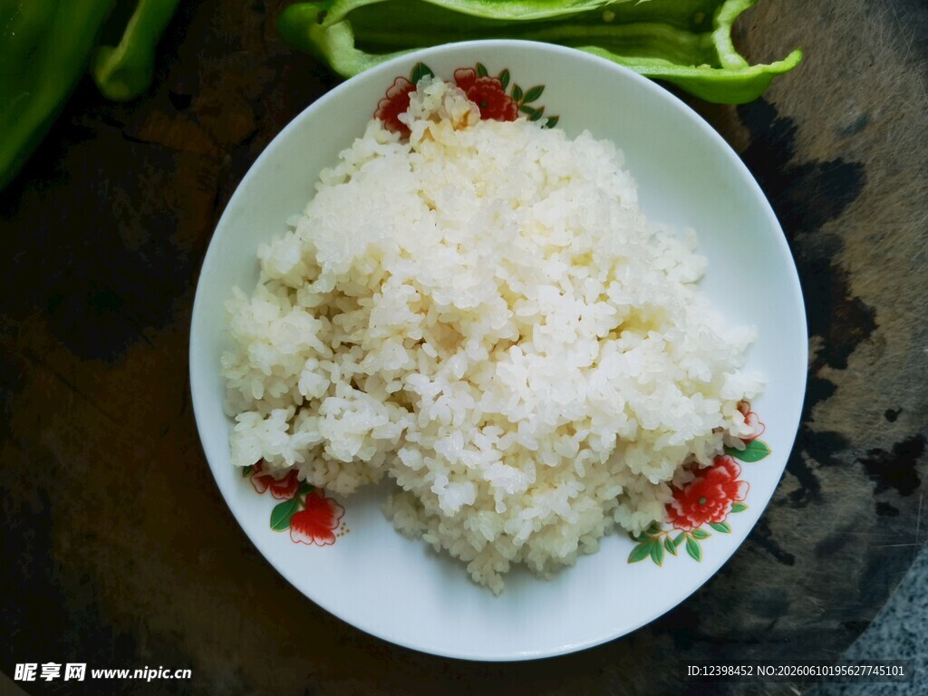 一盘美味白米饭