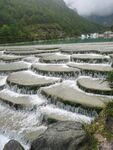 山间流水层层叠叠水梯田