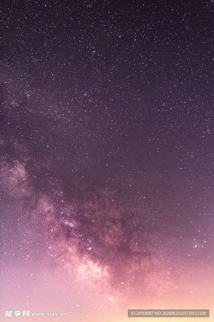 梦幻星空下的绚烂天际