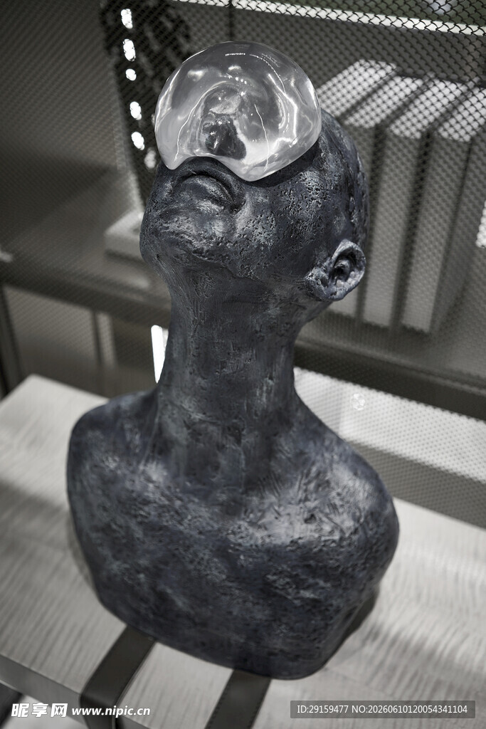 抽象人头雕塑艺术作品
