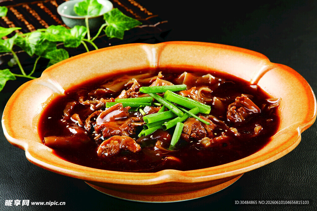 红烧牛肉砂锅