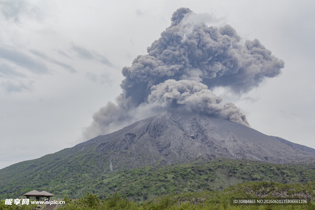 火山喷发壮观景象