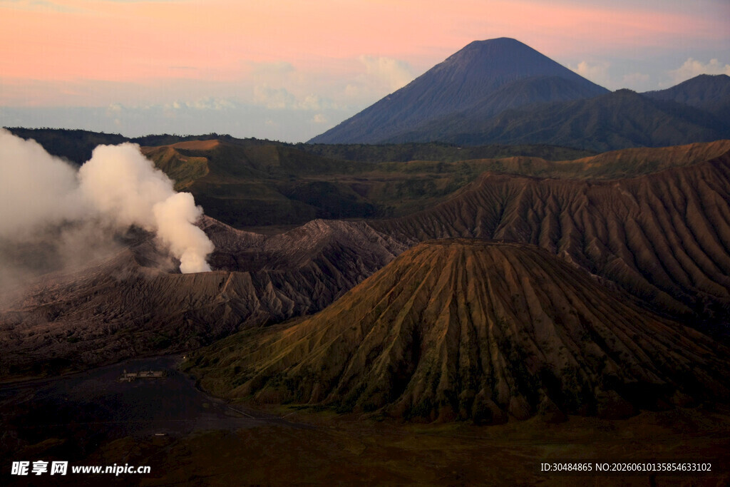 火山壮丽景观