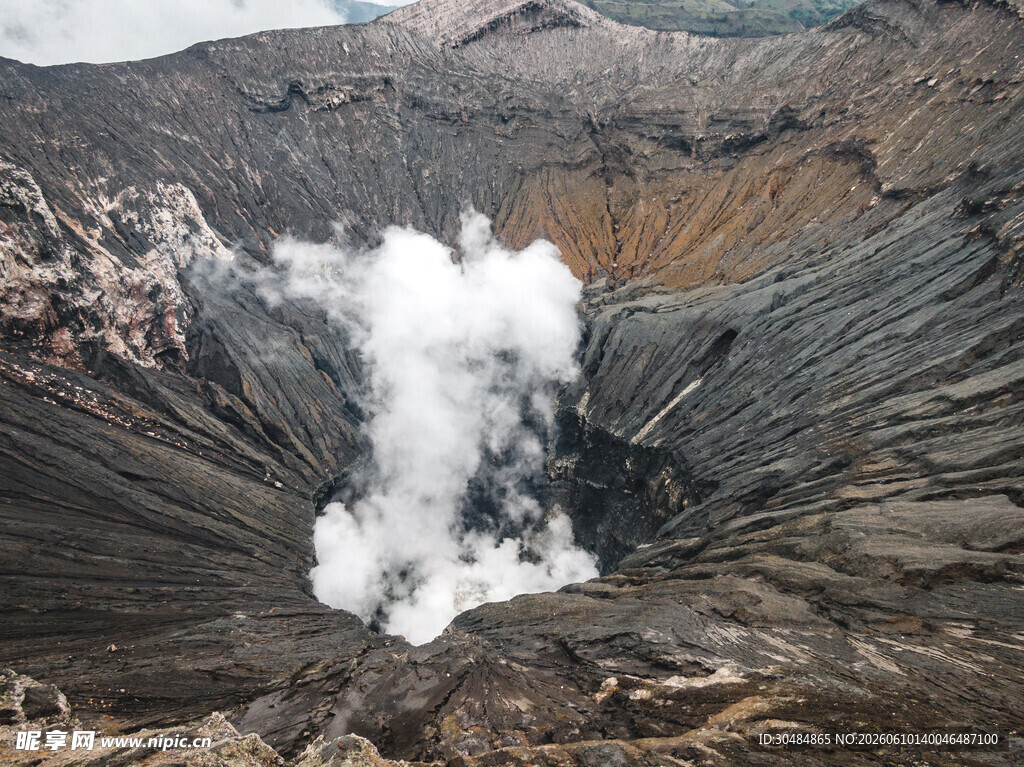 火山口壮观景象