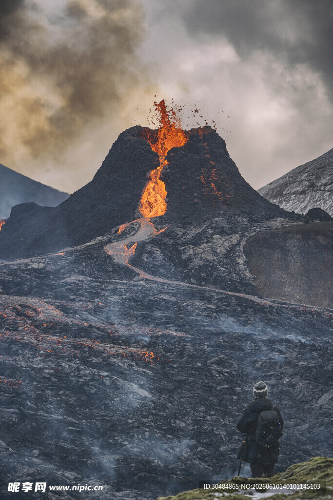 火山喷发壮丽景观