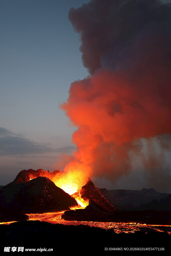火山喷发壮观景象