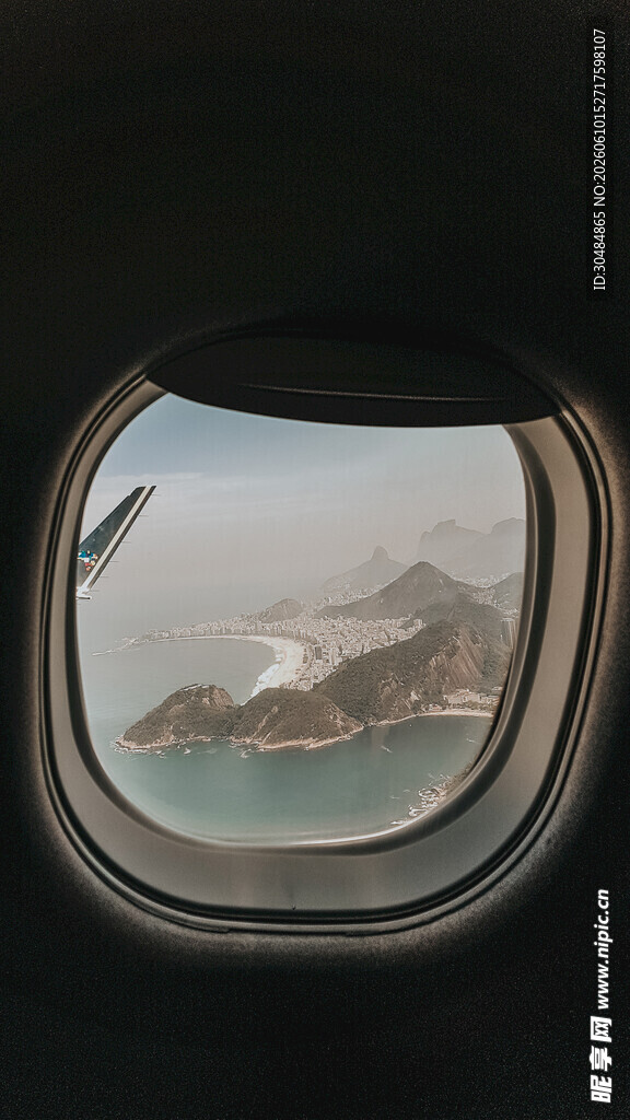 机窗外的山海美景