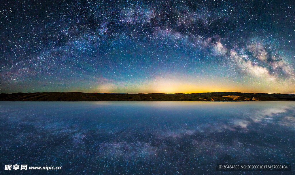 湖畔星空倒影