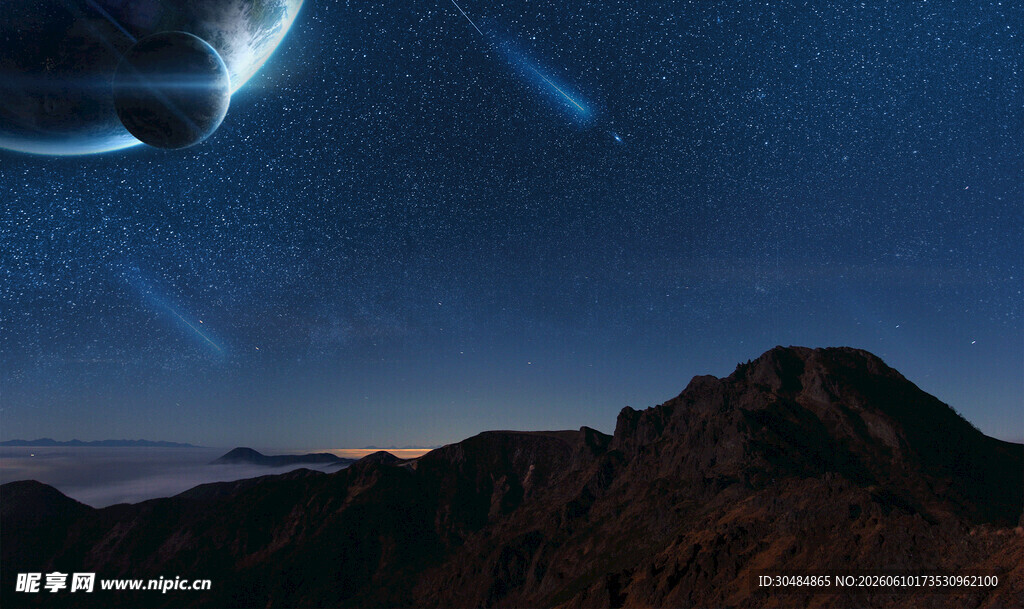 夜空流星划过壮丽山峦