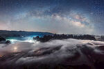 云海之上的璀璨星空美景