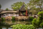 中式园林湖畔古典建筑