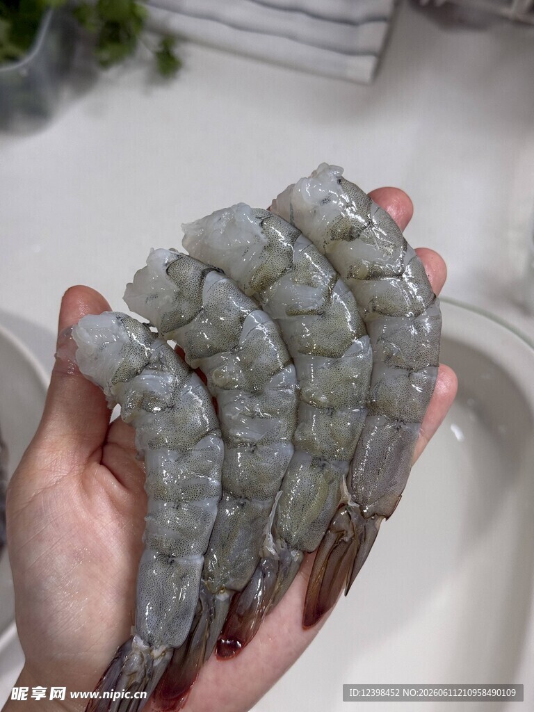 新鲜青虾