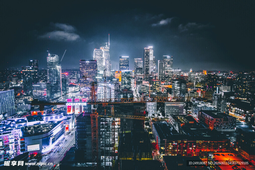 繁华都市夜景璀璨灯火