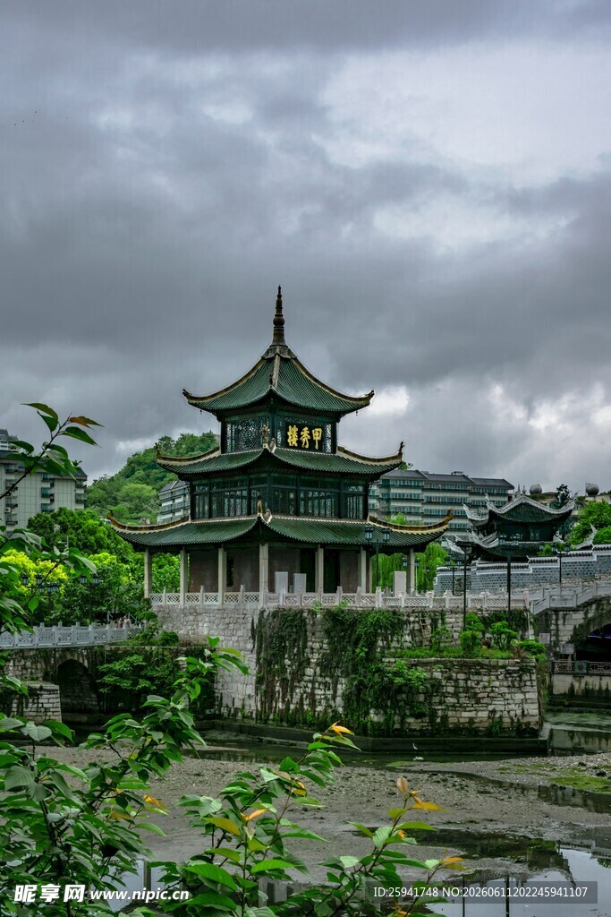 中式古建烟雨朦胧之景