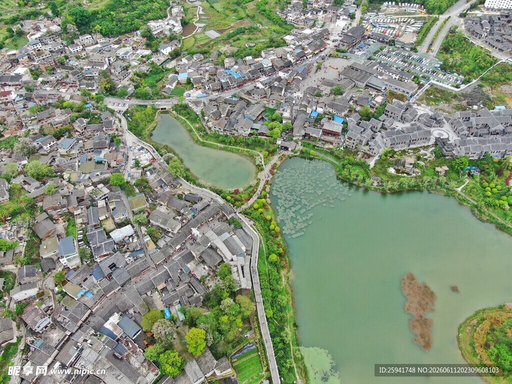 俯瞰水乡城镇景观