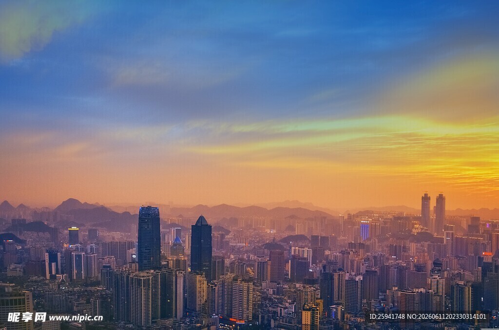 城市黄昏天际线美丽景观