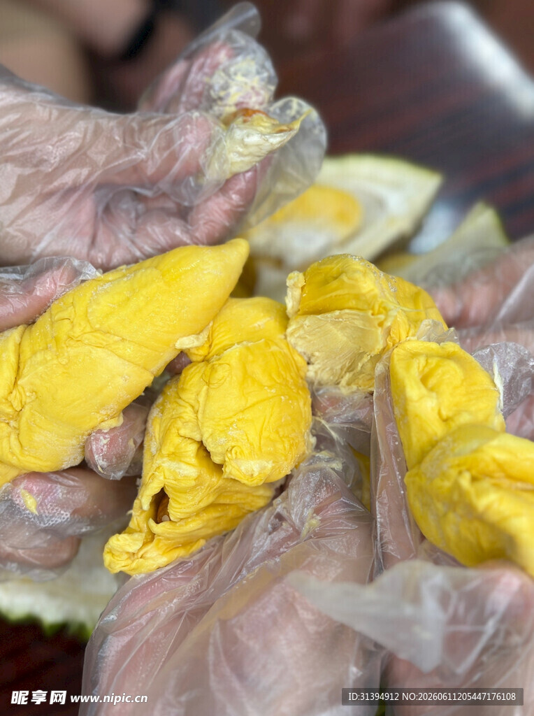 手工制作的黄色面食