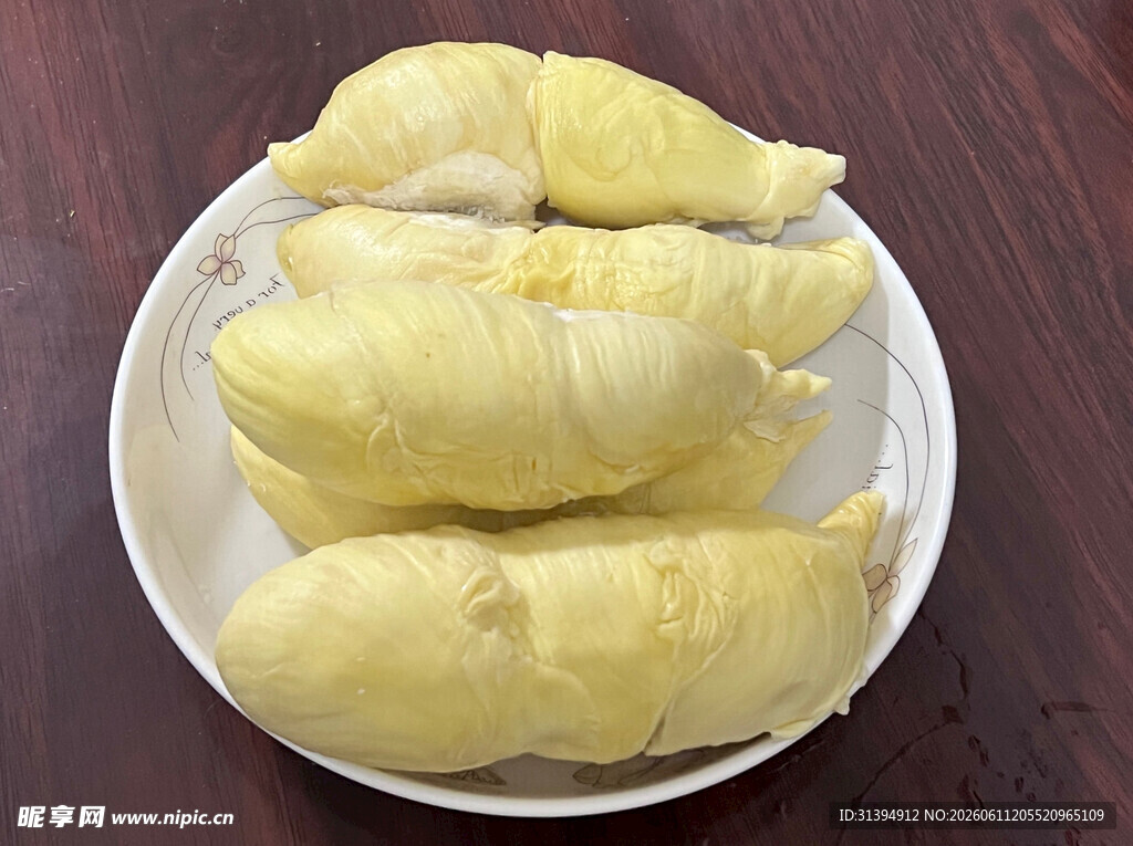盘中美味榴莲果肉