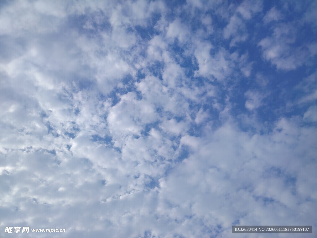 蓝天白云美景