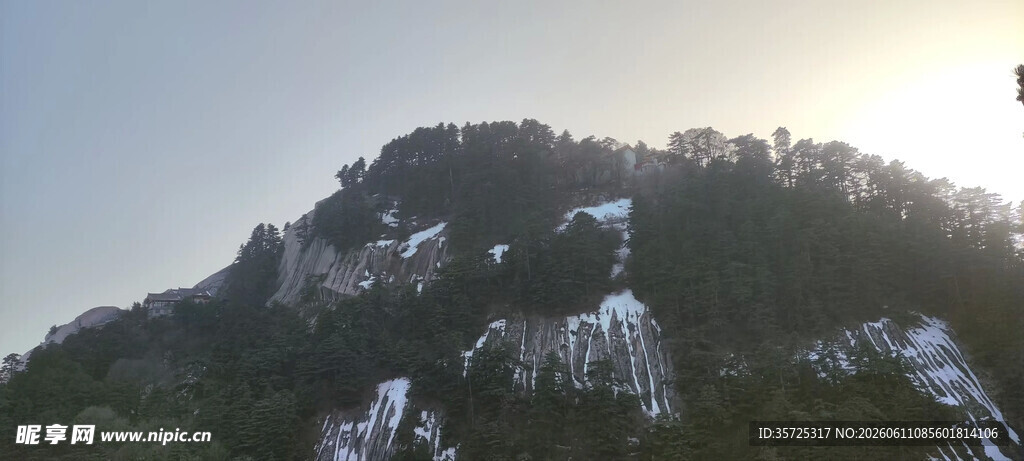 雪覆山峦美景  华山雪景
