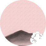 粉色背景中的山峦与云朵