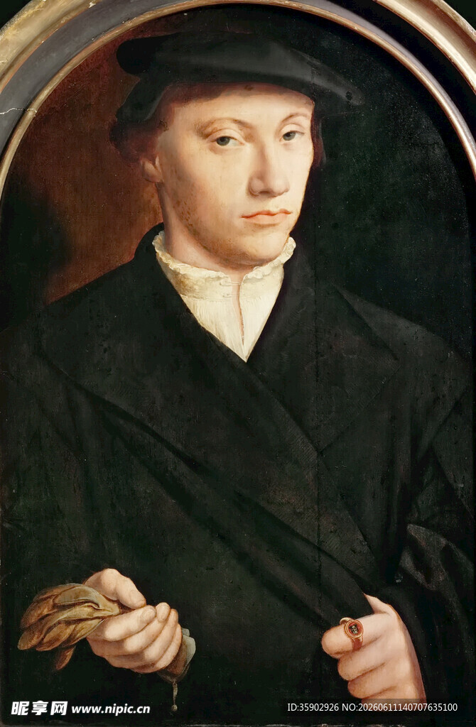 手持物件的古典服饰男子