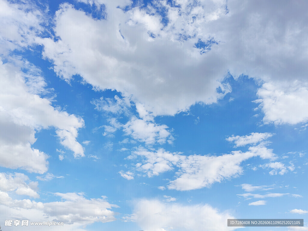 蓝天白云美景