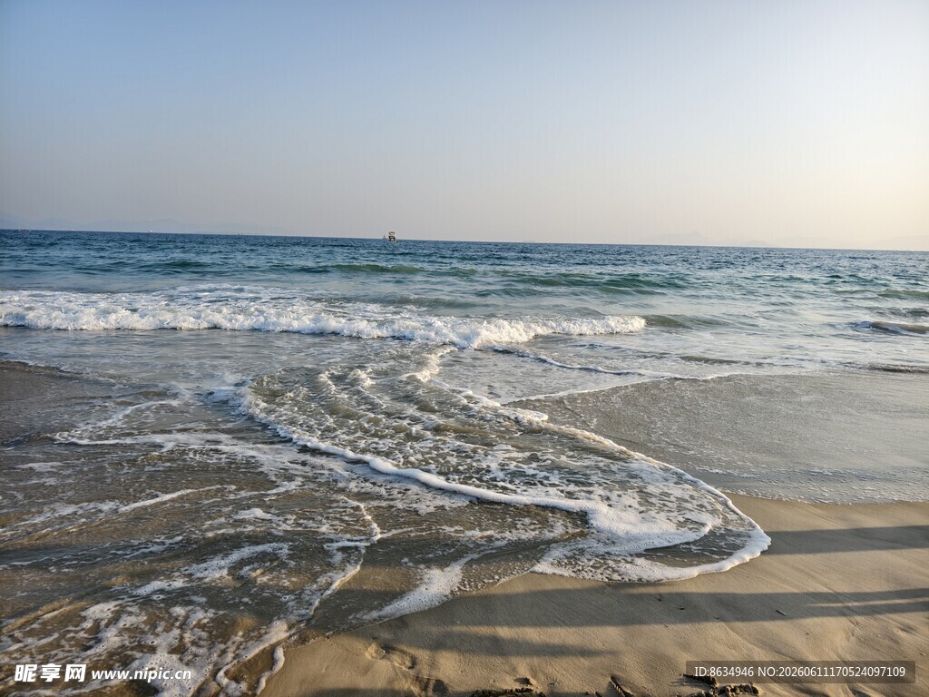海边沙滩海浪美景