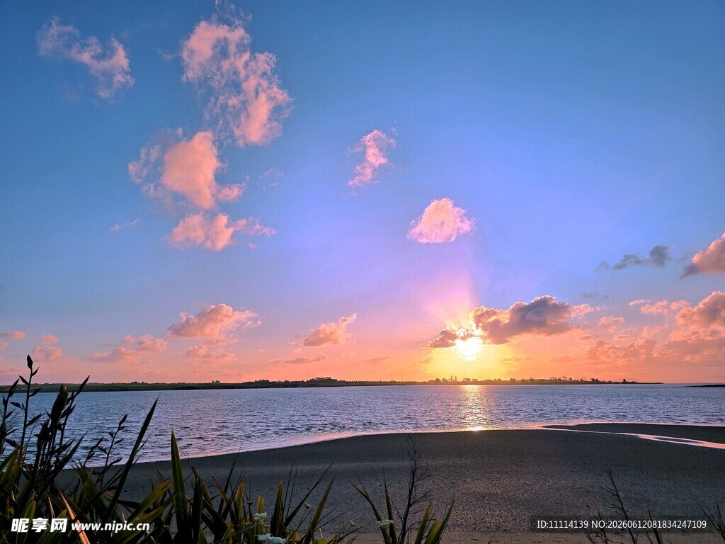 海边绝美日落景观